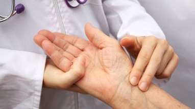 artritas pasireiškia kaip rankų