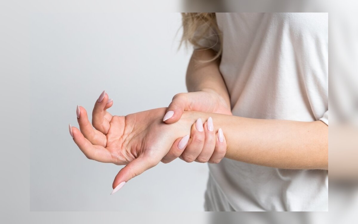 skauda bendra šepetys dešinę ranką priežastis tepalas su nykščio artrito