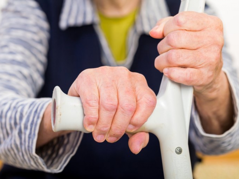 kas yra pavojingų artritas pirštai įrankiai su sąnarių skausmas